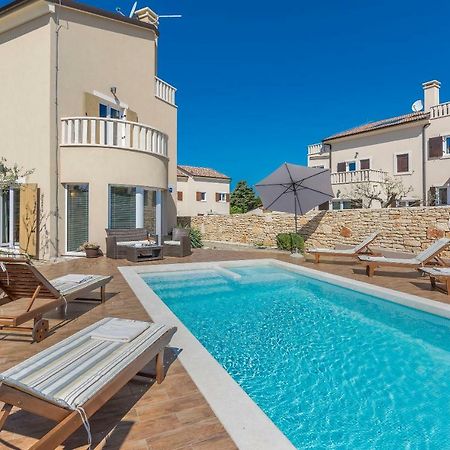 6-Bedroom Villa Chiara With Sea View Premantura Dış mekan fotoğraf