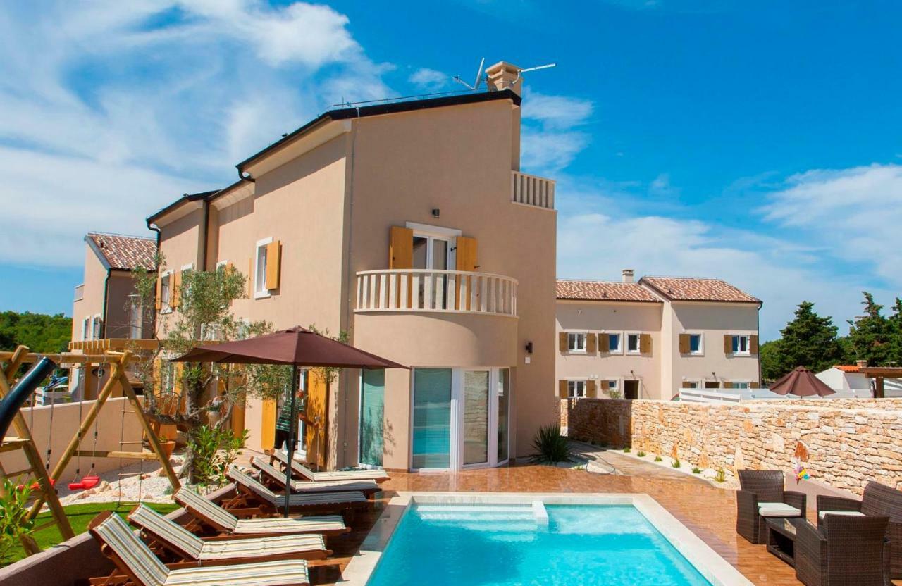 6-Bedroom Villa Chiara With Sea View Premantura Dış mekan fotoğraf